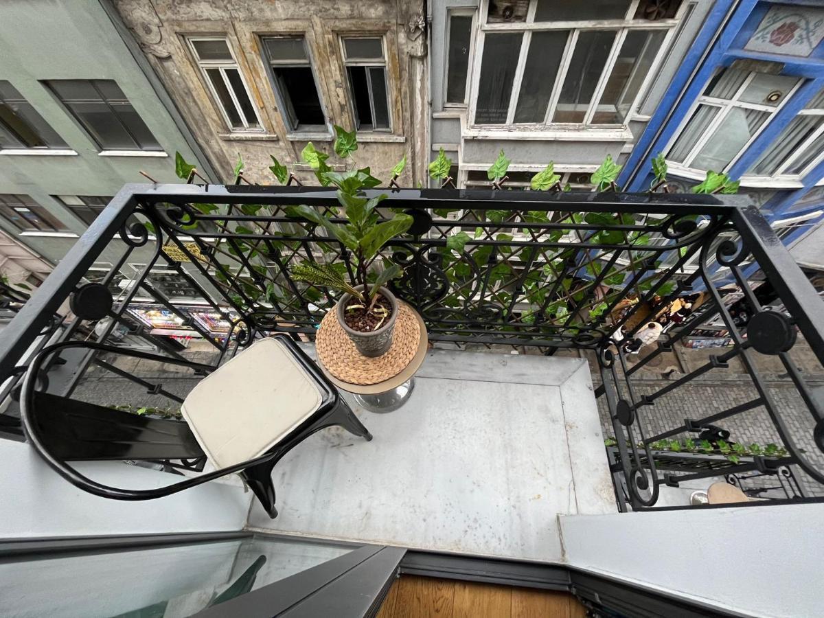 Royal Galata Hotel Istanbul Exterior photo